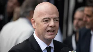 Presidente da Fifa demonstra apoio a Vini Jr. e indica que jogo deveria ter sido finalizado