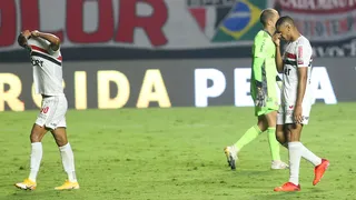 Inter massacra o São Paulo no Morumbi e assume a liderança do Brasileirão