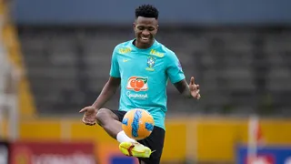 Seleção treina com seis mudanças antes de enfrentar o Paraguai