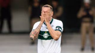Coritiba perde a alma e paga preço em nova eliminação