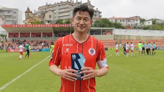 Ex-Coritiba, Kazu renova contrato com time português aos 56 anos