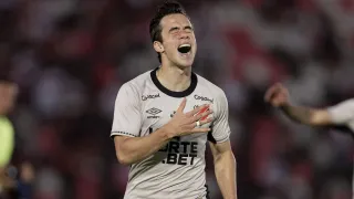 Athletico de “bandoleiros” ganha pela via dolorosa do desespero