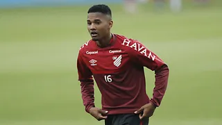 Abner pode atualizar o caixa do Furacão