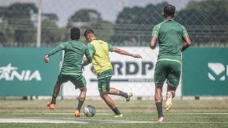 Coritiba busca mais quatro reforços para o Paranaense; veja posições