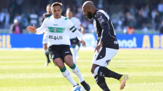 Com um a menos, Coritiba sofre empate da Ponte Preta nos acréscimos