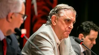 Petraglia prevê Curitiba com apenas um time grande e detona rivais