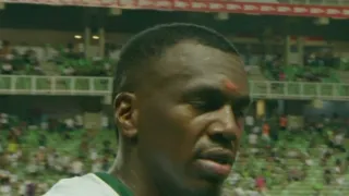 Com ferimento na testa, zagueiro do Coritiba dispara contra árbitro após derrota