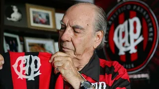 Ao Atlético de Petraglia, só falta mesmo perder as cores rubro-negras