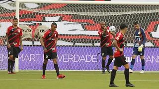 Coxa vence de forma bonita, Athletico precisa de reforços: a análise dos paranaenses