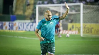 Coritiba mira a contratação de meio-campo do Guarani