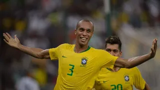 Miranda marca no fim e Brasil derrota Argentina em jogo morno na Arábia Saudita