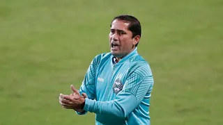 Técnico do Coxa, Morínigo concede entrevista após vitória sobre o Avaí; assista!