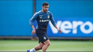 Coritiba acerta retorno de Robinho com salário por produtividade