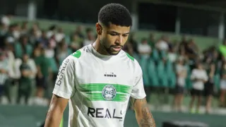 Por que Lucas Ronier foi barrado de Coritiba x Criciúma?