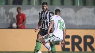 Favoritos não vencem e arbitragem segue caótica no Brasileirão