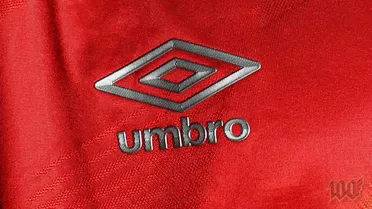 Athletico anuncia pré-venda de nova camisa do centenário: veja datas