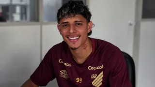 Athletico rescinde contrato com polêmico “reforço fantasma”