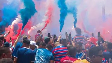 Com festa da torcida, Fortaleza embarca para final da Sul-Americana