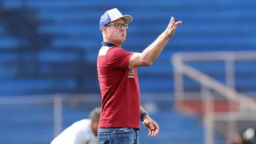 Marcão valoriza estreia e quer Paraná assumindo favoritismo em campo