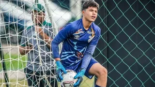 Pegador de pênaltis e polêmicas: a curta passagem de Bruninho Samudio pelo Athletico