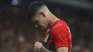 Zapelli soma 900 dias sem gol no Brasileirão e vive pior fase no Athletico