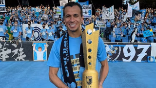 Leandro Damião, quem diria, acabou no Coxa