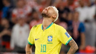 Lesão adia resposta sobre futuro de Neymar na seleção