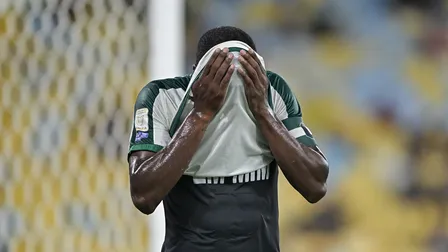 Savarino acaba com o Coritiba, que precisa reagir agora para não flertar com desastre no Brasileirão