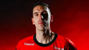 Zagueiro revela motivo para trocar clube da Libertadores pelo Athletico