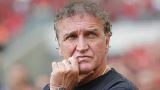Cuca afronta Petraglia e diz que Athletico poderia ter disputado título