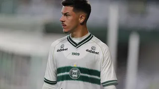 Coxa terá dupla de zaga inédita contra o Cuiabá; veja opções
