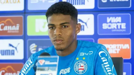 Promessa ex-Athletico entra na fogueira do adversário do Coritiba no Brasileirão