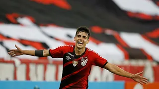 “Inteligente como poucos no futebol”, diz Felipão sobre meia do Athletico