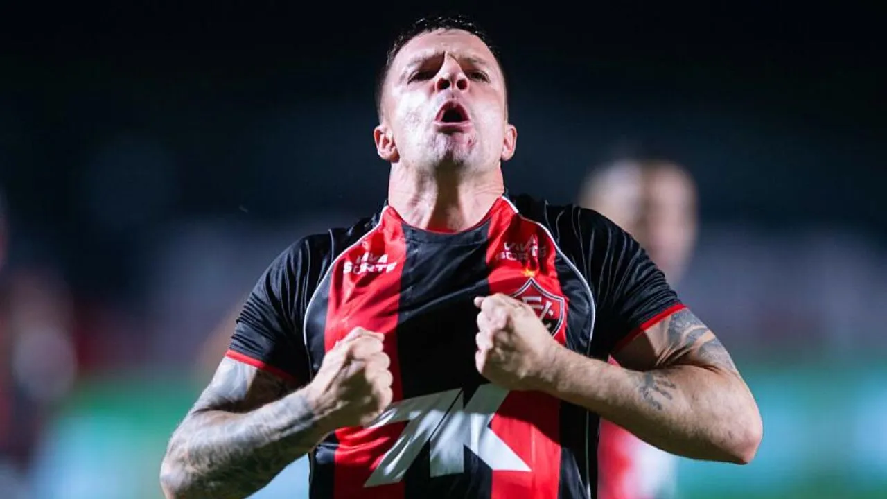 renato-kayzer-vitoria