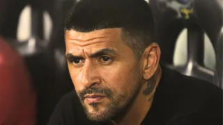 Lucho fala em “caos” e sobre possível arrependimento de assumir o Athletico