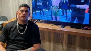 Vingança? Após derrota de Adesanya, Poatan diz que vai descer de categoria