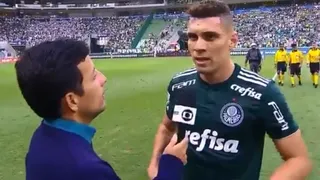 Camisa 10 do Palmeiras detona árbitro após cartão em comemoração: “Vergonha”