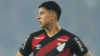 Esquivel se declara ao Athletico e comenta rumores de saída para o futebol europeu