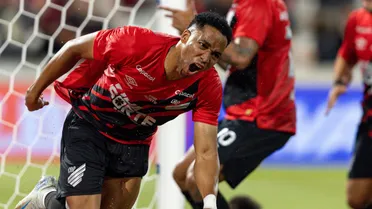 Athletico e Coritiba assumiram a liderança, e o Operário entregou-se no final