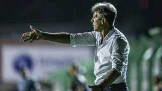 Renato faz cobrança pesada à Federação após vitória do Grêmio