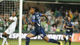 Mangalizado! Coritiba confirma compra do atacante Alef Manga