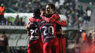 Dupla Atletiba sobe em temporada técnica nivelada