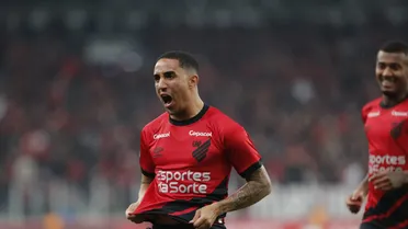 Herói do Athletico, Christian entra, faz gol da classificação e encosta em artilharia