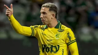Atacante revelado pelo Coritiba troca clube do Brasileirão para brigar pelo acesso