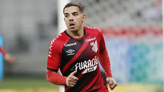 Terans é chamado para pré-lista do Uruguai e pode desfalcar o Athletico