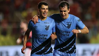Athletico decifra a si próprio e dá um baile no Flamengo