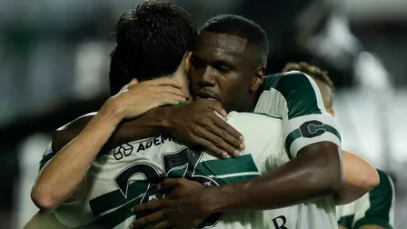 Coritiba supera lesões, volta a vencer no Couto e alívia pressão no Brasileirão