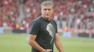 Cuca dispara contra torcedores e cogita saída do Athletico