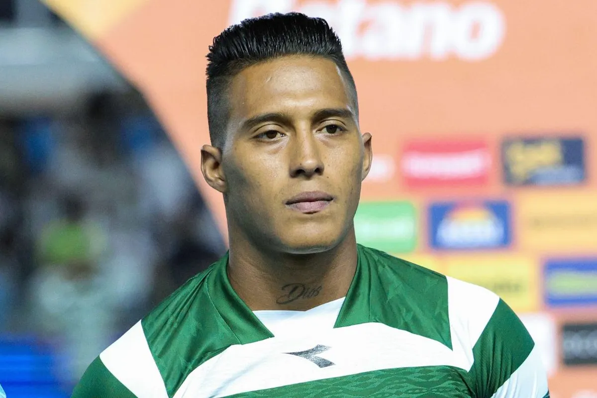 Capitão pede desculpa após vexame do Coritiba: "Assumir a responsabilidade"