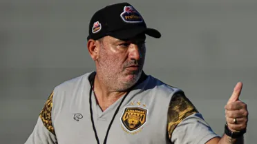 Athletico causa demissão em adversário da Série B